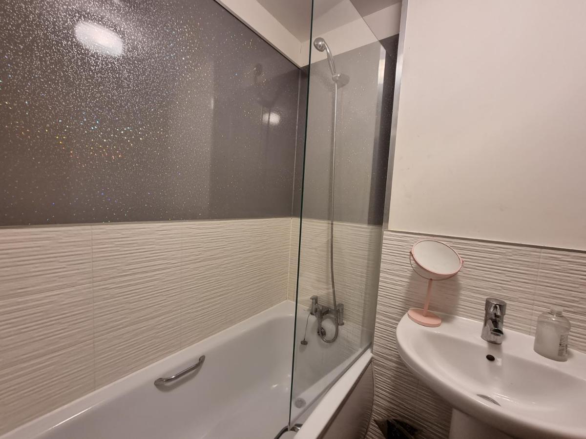 Superking Bedroom Close To The A30 Camborne Ngoại thất bức ảnh